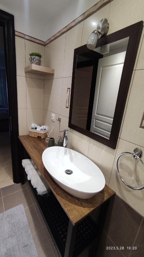 Urbi Garden Apartment Artemida  Exterior photo